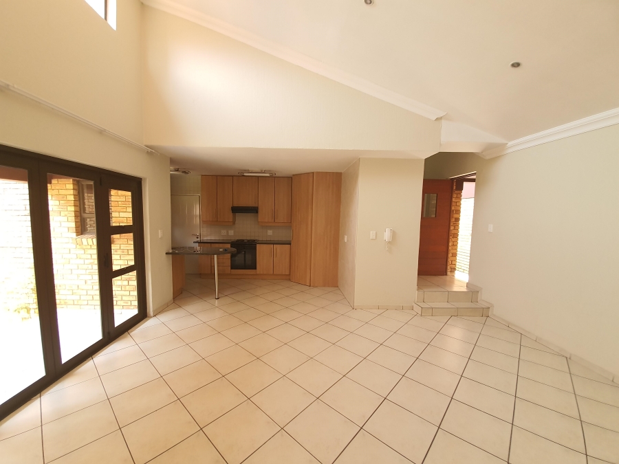 To Let 3 Bedroom Property for Rent in Glen Marais Gauteng