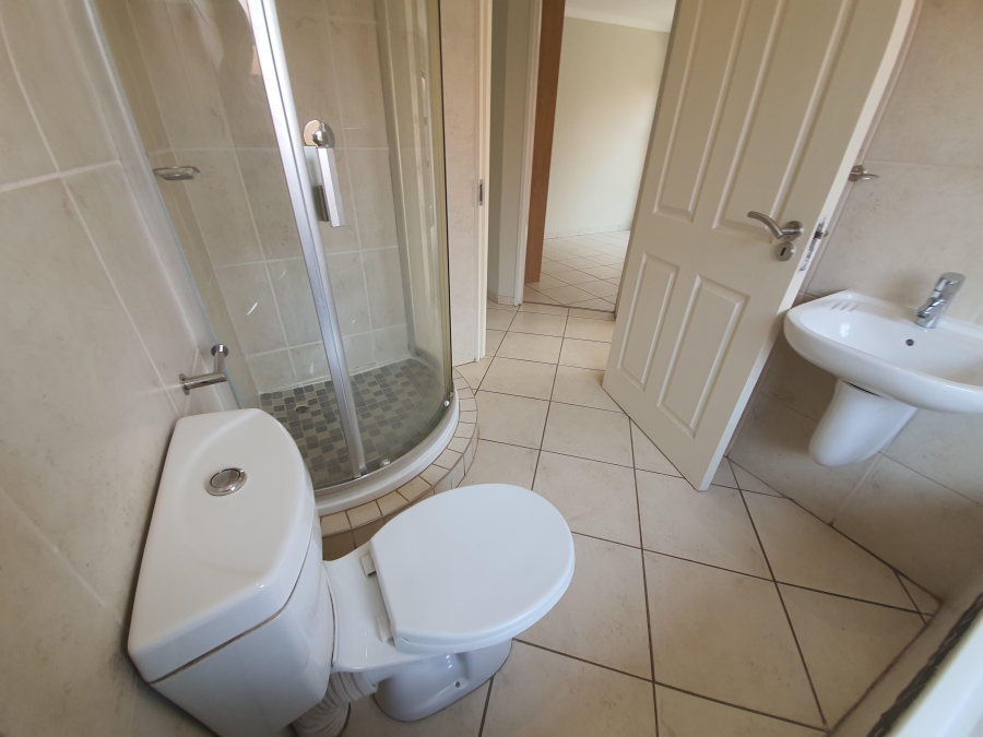 To Let 3 Bedroom Property for Rent in Glen Marais Gauteng