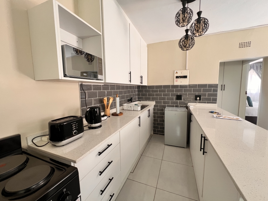 To Let 1 Bedroom Property for Rent in Vorna Valley Gauteng