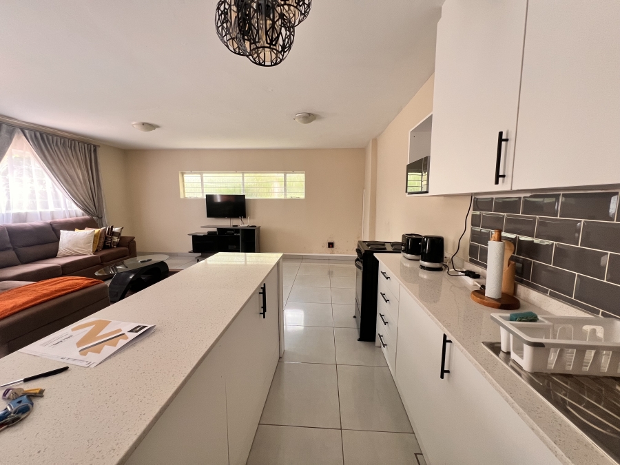 To Let 1 Bedroom Property for Rent in Vorna Valley Gauteng