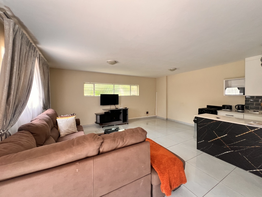 To Let 1 Bedroom Property for Rent in Vorna Valley Gauteng