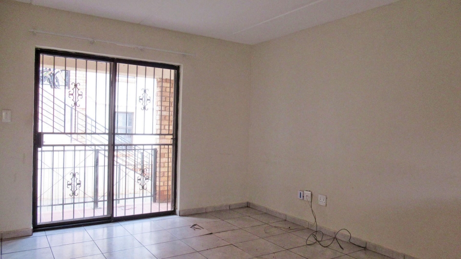 2 Bedroom Property for Sale in Groblerpark Gauteng