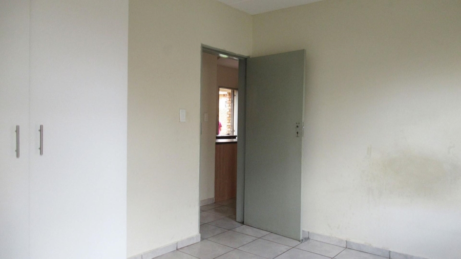 2 Bedroom Property for Sale in Groblerpark Gauteng