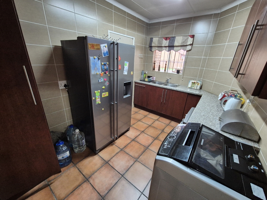 3 Bedroom Property for Sale in Eldoraigne Gauteng