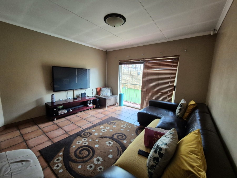 3 Bedroom Property for Sale in Eldoraigne Gauteng