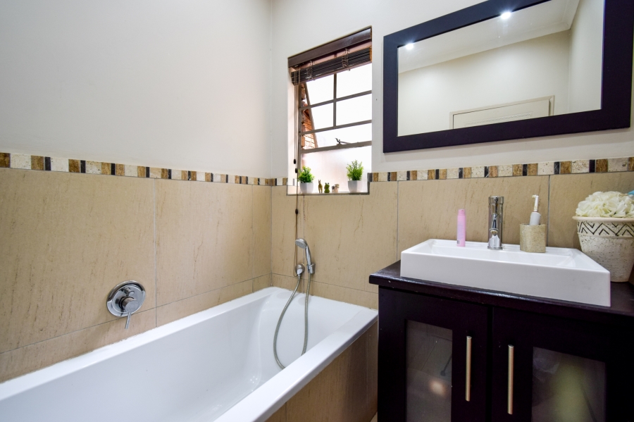 4 Bedroom Property for Sale in Moreleta Park Gauteng