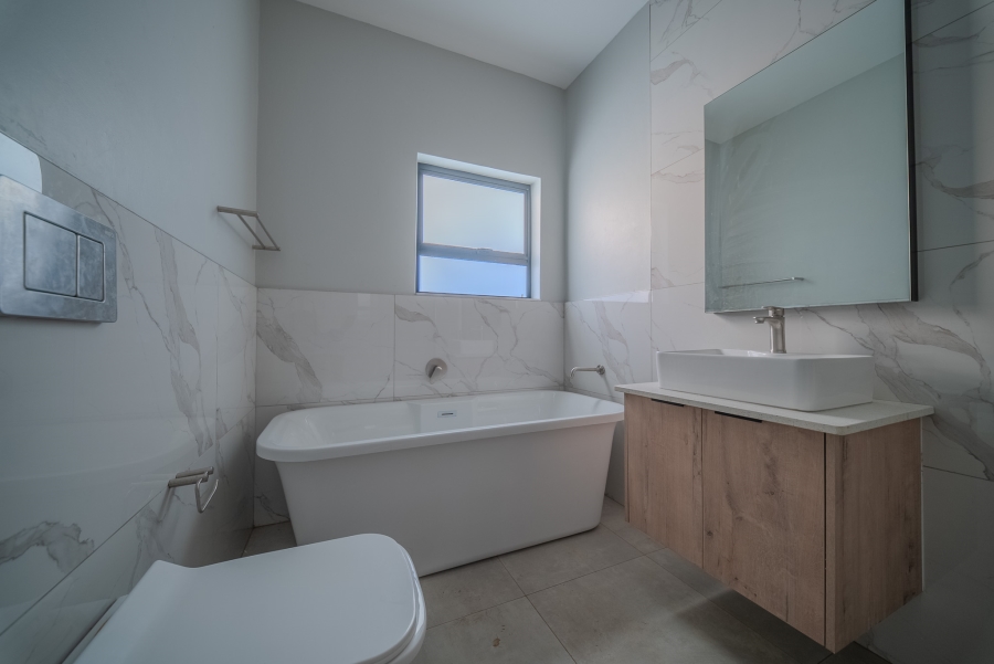 To Let 2 Bedroom Property for Rent in Faerie Glen Gauteng