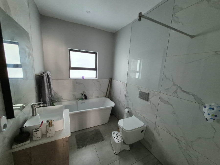 2 Bedroom Property for Sale in Faerie Glen Gauteng