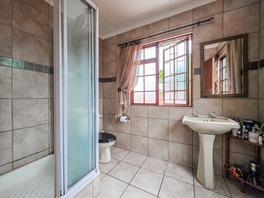 4 Bedroom Property for Sale in Garsfontein Gauteng