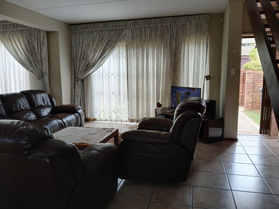 To Let 3 Bedroom Property for Rent in Sundowner Gauteng