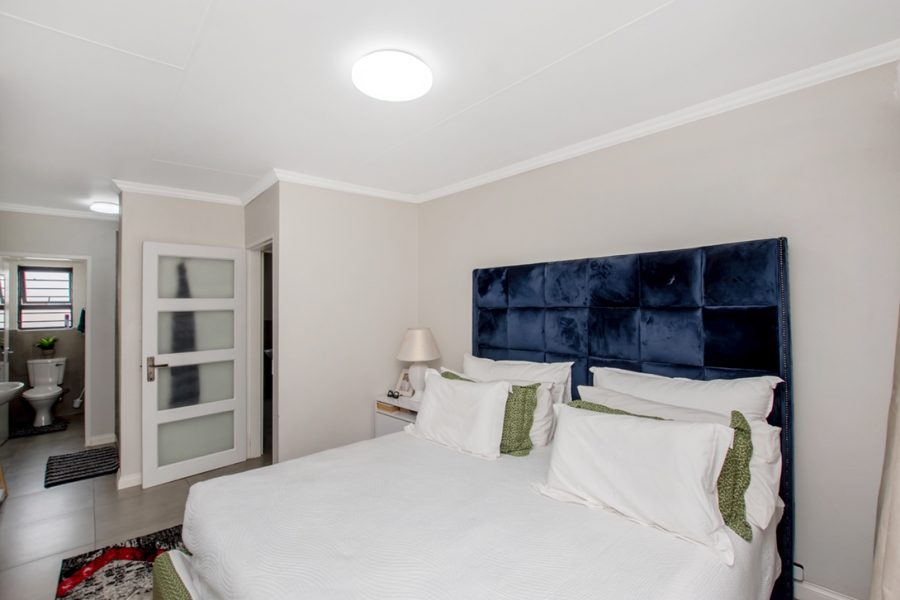 3 Bedroom Property for Sale in Denneoord Gauteng