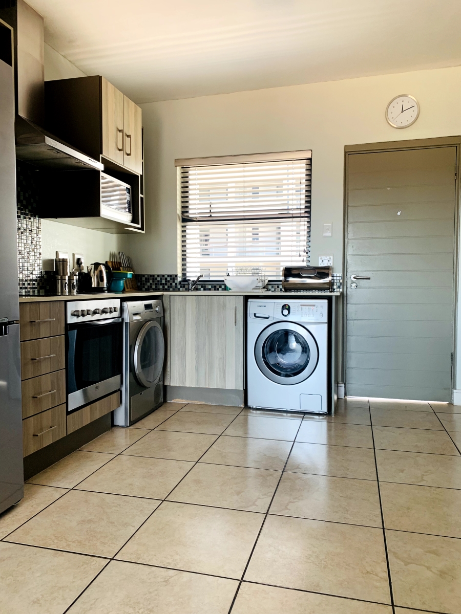 1 Bedroom Property for Sale in Rivonia Gauteng