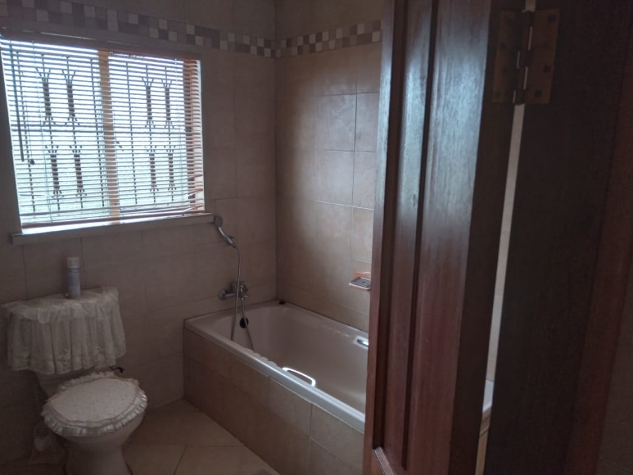 To Let 4 Bedroom Property for Rent in Hospital View Gauteng