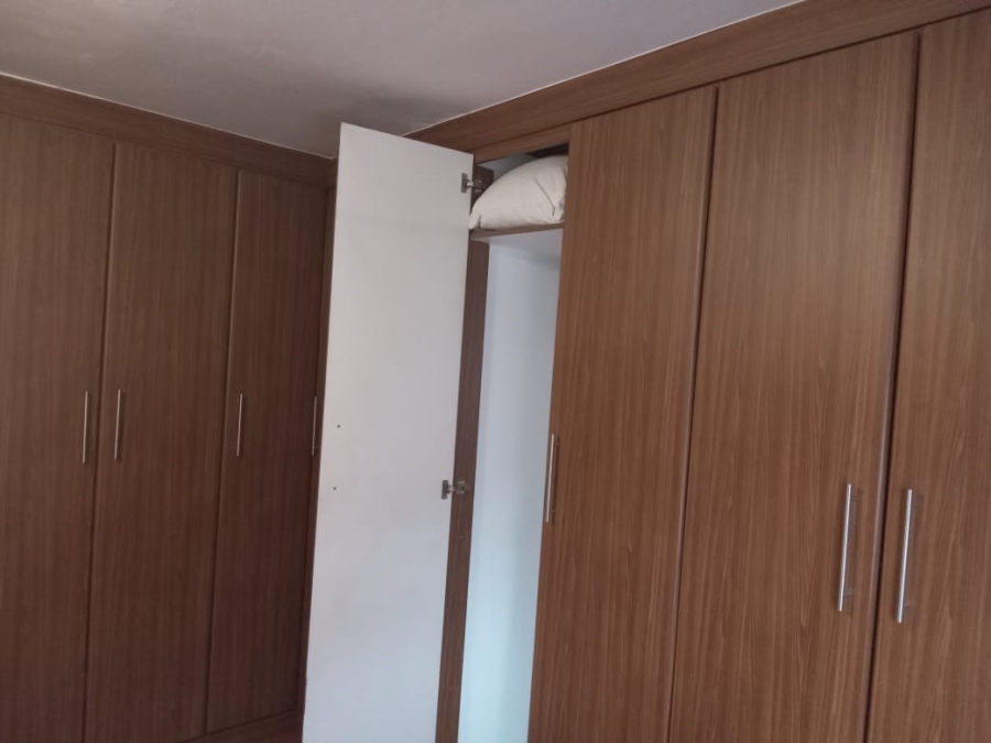 To Let 4 Bedroom Property for Rent in Hospital View Gauteng