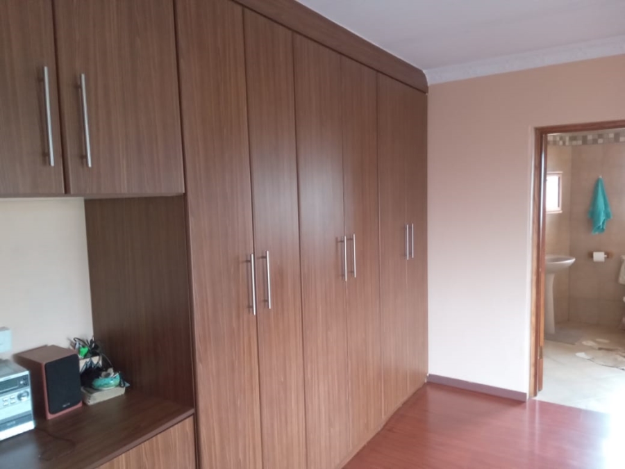 To Let 4 Bedroom Property for Rent in Hospital View Gauteng