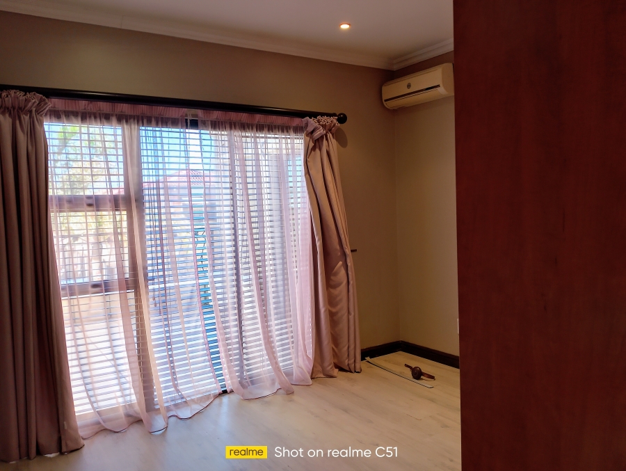 3 Bedroom Property for Sale in Kenleaf Gauteng