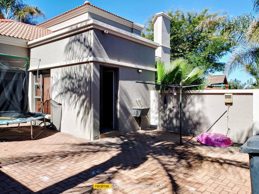3 Bedroom Property for Sale in Kenleaf Gauteng