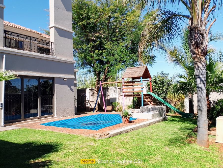 3 Bedroom Property for Sale in Kenleaf Gauteng