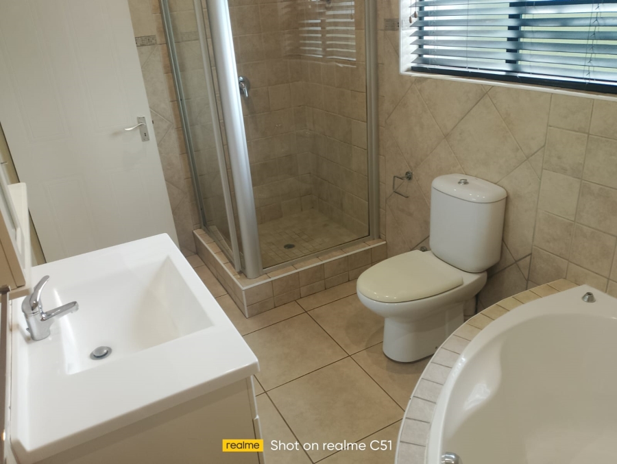 3 Bedroom Property for Sale in Kenleaf Gauteng