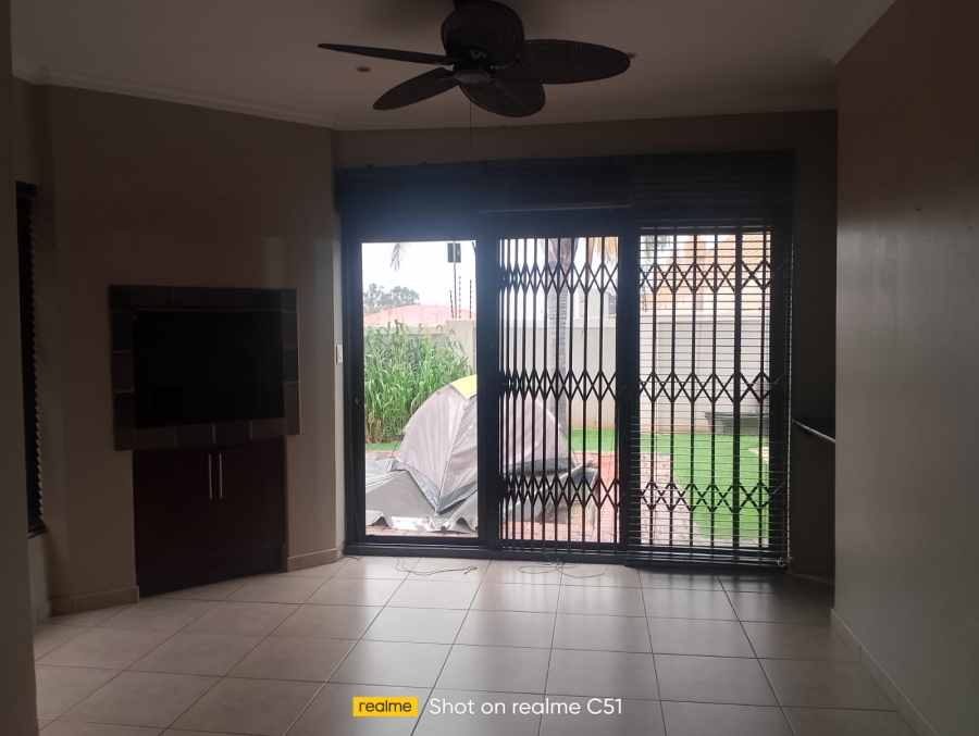3 Bedroom Property for Sale in Kenleaf Gauteng