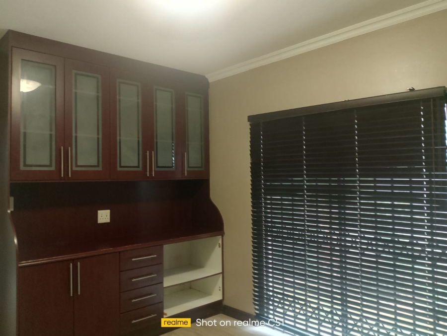 3 Bedroom Property for Sale in Kenleaf Gauteng