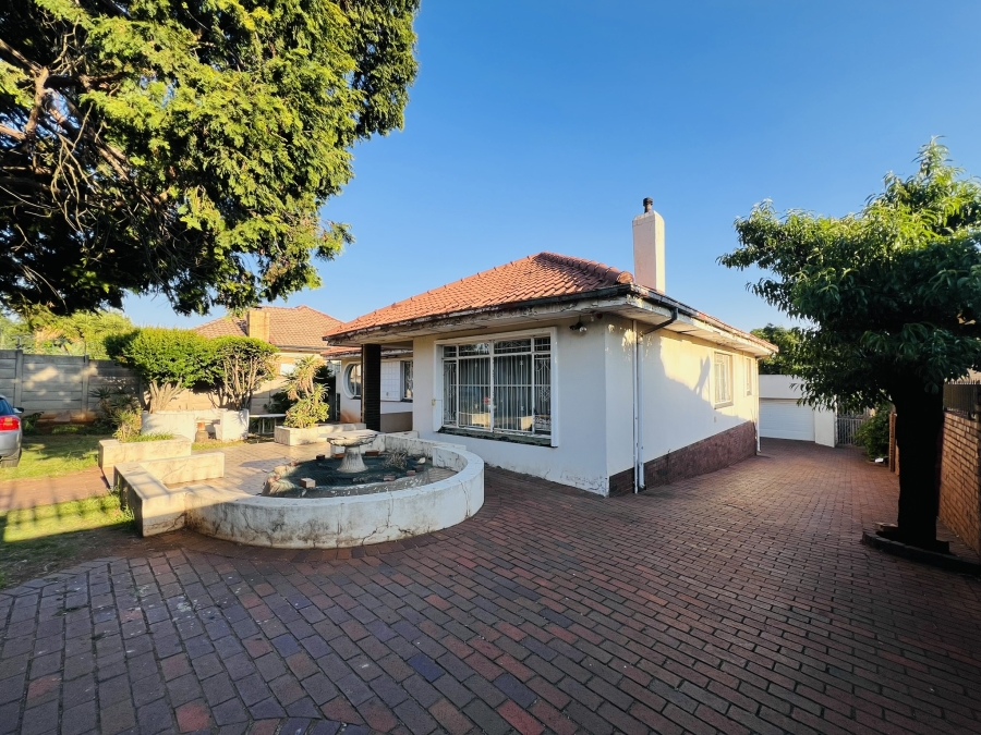 4 Bedroom Property for Sale in Cyrildene Gauteng