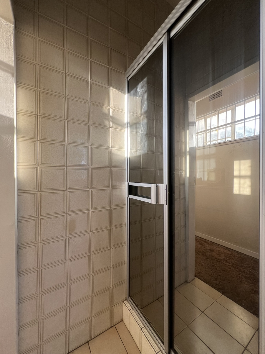 4 Bedroom Property for Sale in Cyrildene Gauteng