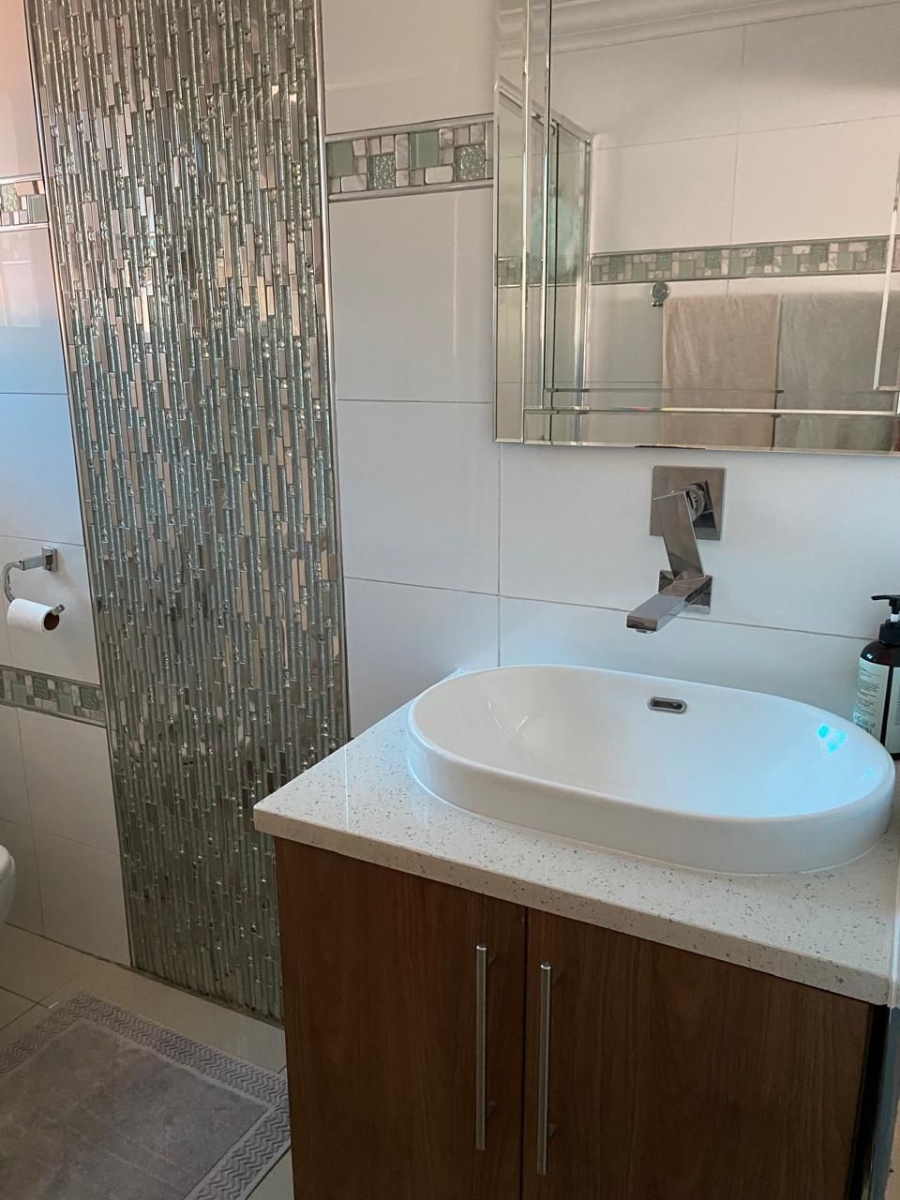 3 Bedroom Property for Sale in Halfway Gardens Gauteng