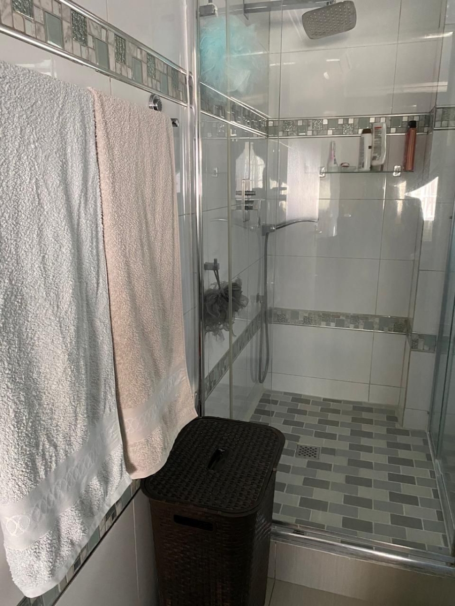 3 Bedroom Property for Sale in Halfway Gardens Gauteng