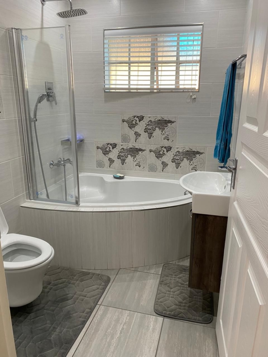 3 Bedroom Property for Sale in Halfway Gardens Gauteng