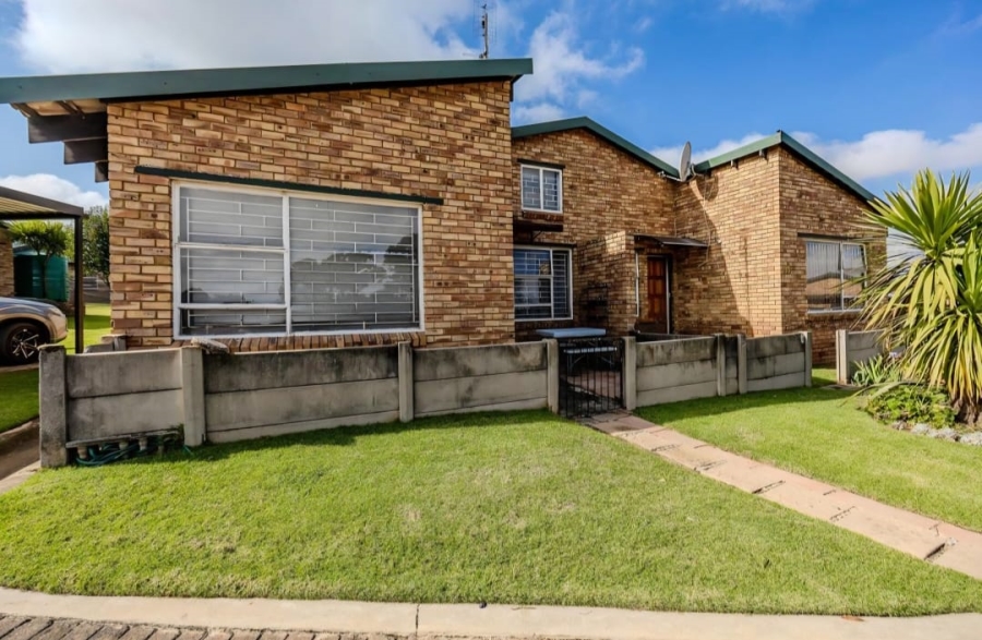 3 Bedroom Property for Sale in Mindalore Gauteng