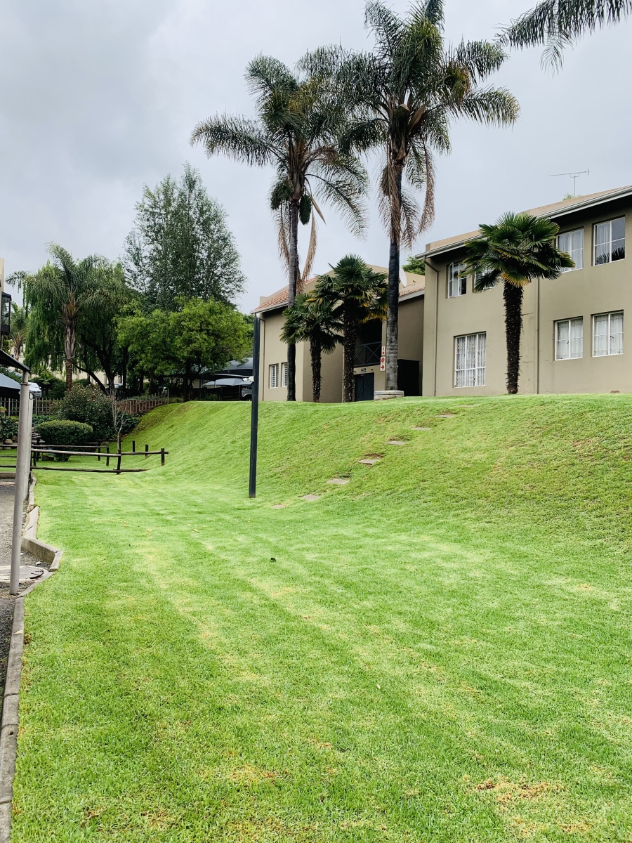 To Let 1 Bedroom Property for Rent in Melville Gauteng