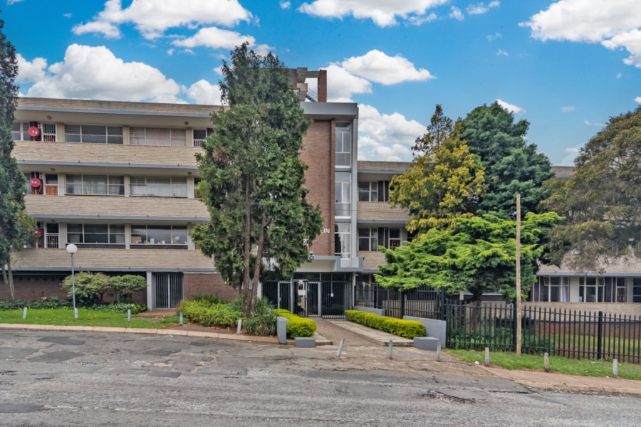 To Let 2 Bedroom Property for Rent in Honeyhills Gauteng