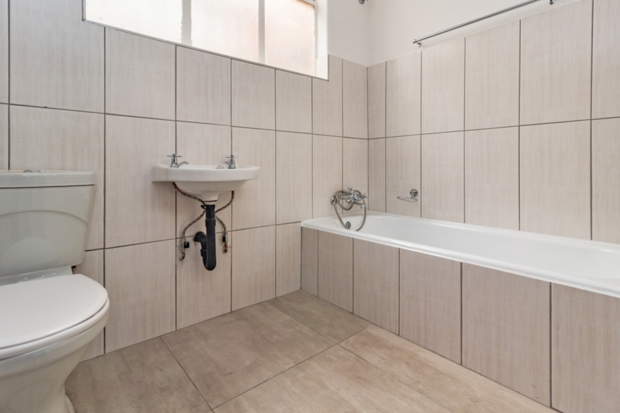 To Let 2 Bedroom Property for Rent in Honeyhills Gauteng