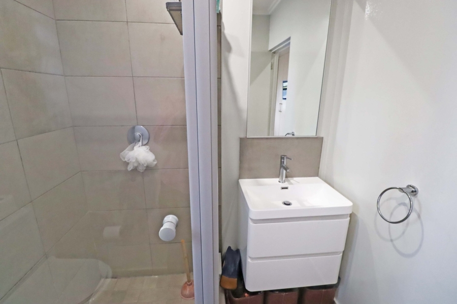 To Let 2 Bedroom Property for Rent in Bryanston Gauteng