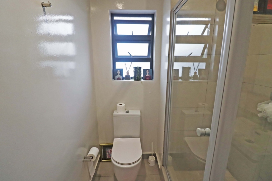 To Let 2 Bedroom Property for Rent in Bryanston Gauteng