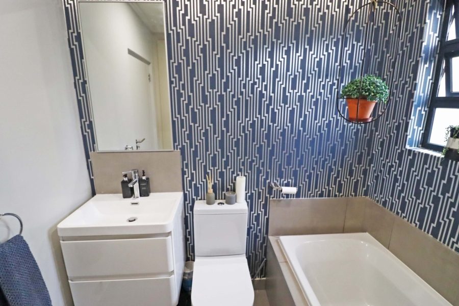 To Let 2 Bedroom Property for Rent in Bryanston Gauteng