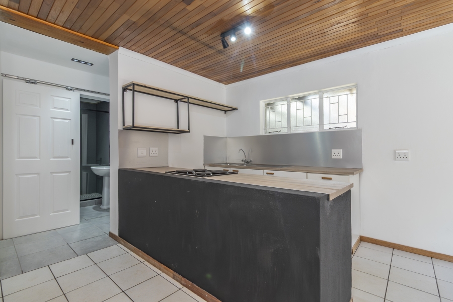 To Let 2 Bedroom Property for Rent in Hurlingham Manor Gauteng