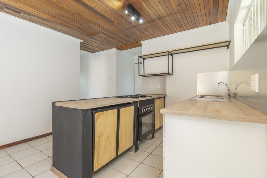 To Let 2 Bedroom Property for Rent in Hurlingham Manor Gauteng