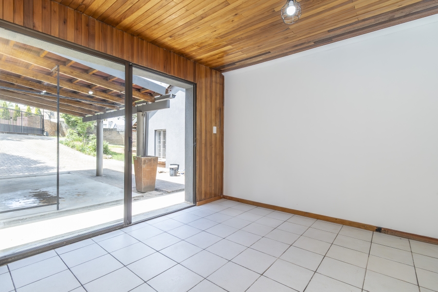 To Let 2 Bedroom Property for Rent in Hurlingham Manor Gauteng