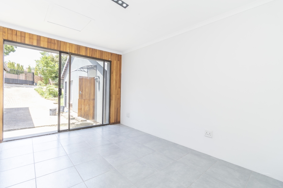 To Let 2 Bedroom Property for Rent in Hurlingham Manor Gauteng