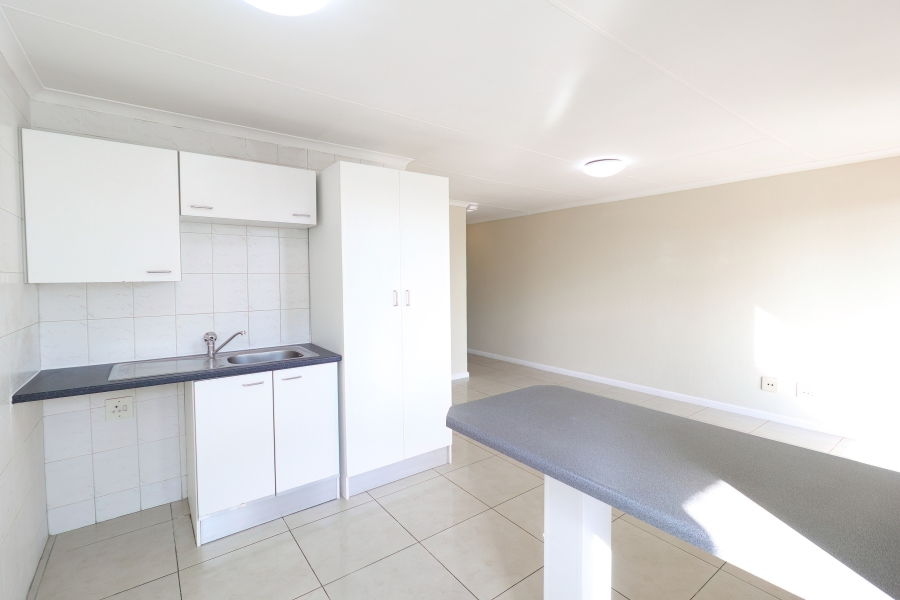 To Let 1 Bedroom Property for Rent in Sandown Gauteng