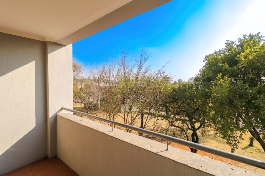 To Let 1 Bedroom Property for Rent in Sandown Gauteng