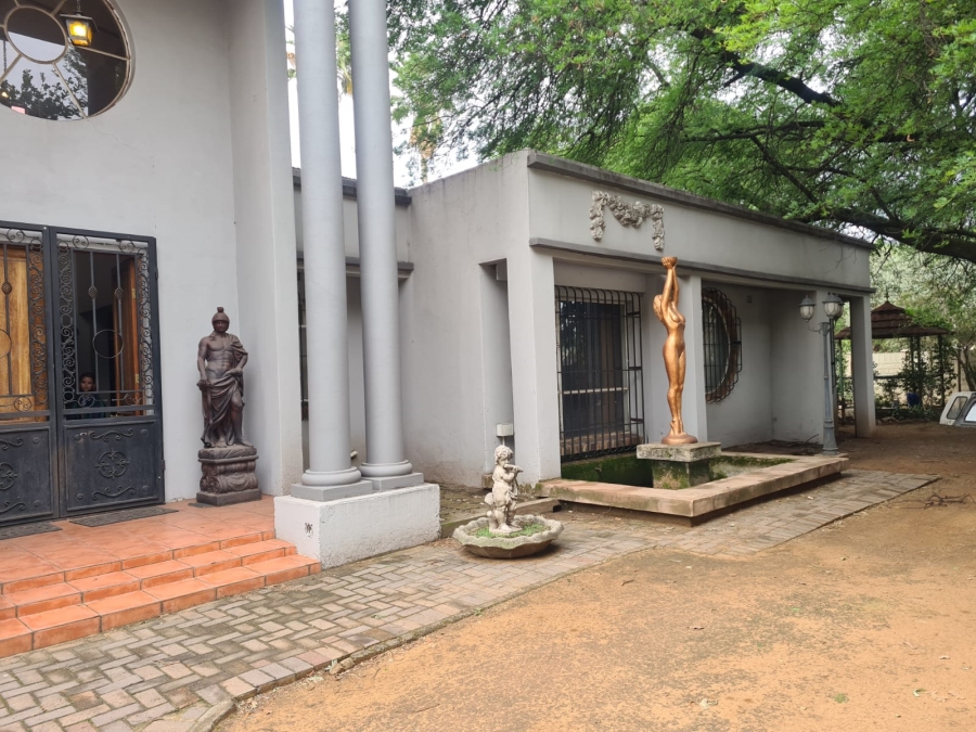 6 Bedroom Property for Sale in Vanderbijlpark SE 2 Gauteng