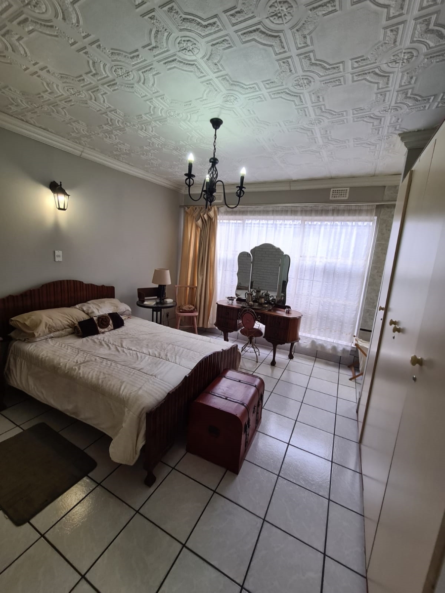 6 Bedroom Property for Sale in Vanderbijlpark SE 2 Gauteng