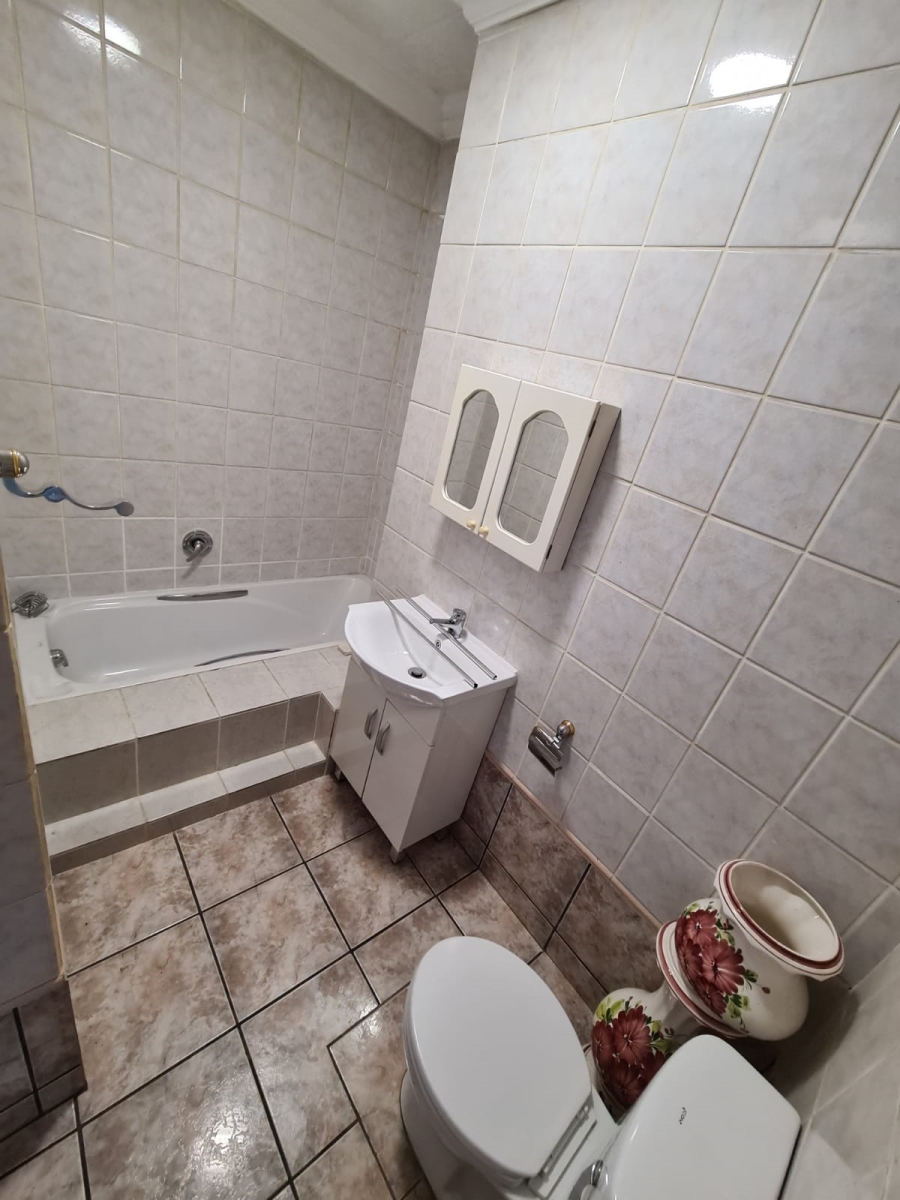 6 Bedroom Property for Sale in Vanderbijlpark SE 2 Gauteng