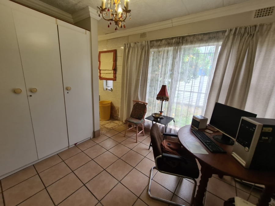 6 Bedroom Property for Sale in Vanderbijlpark SE 2 Gauteng