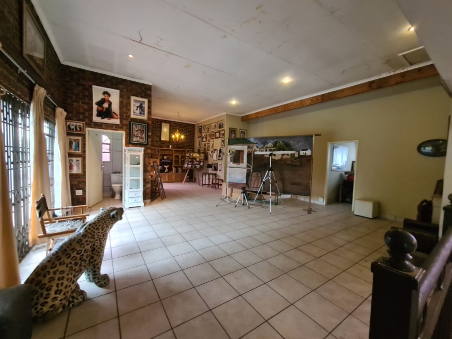 6 Bedroom Property for Sale in Vanderbijlpark SE 2 Gauteng