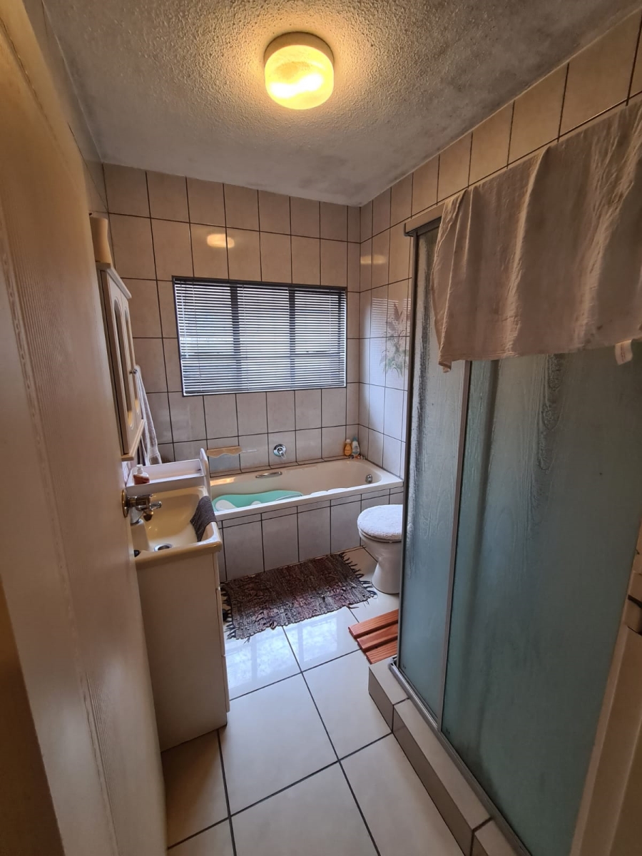 6 Bedroom Property for Sale in Vanderbijlpark SE 2 Gauteng