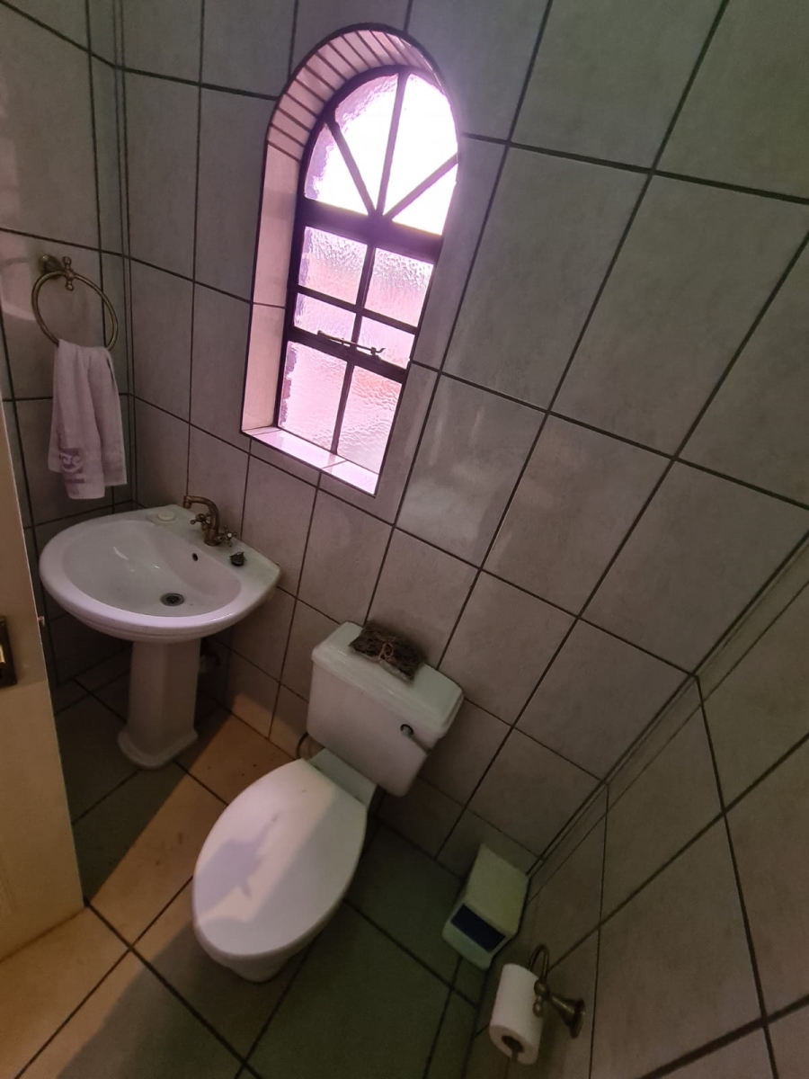 6 Bedroom Property for Sale in Vanderbijlpark SE 2 Gauteng